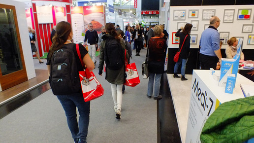 expo2016 tueten besucher aa