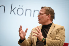 Tino Sorge auf der Bühne