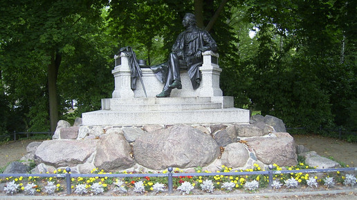 Fontanedenkmal Claus-Joachim Dickow ccby30