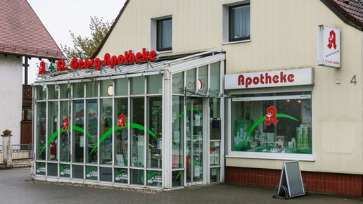 aussen 1 Sankt Georg-Apotheke Hebertshausen