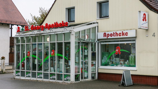 aussen 1 Sankt Georg-Apotheke Hebertshausen