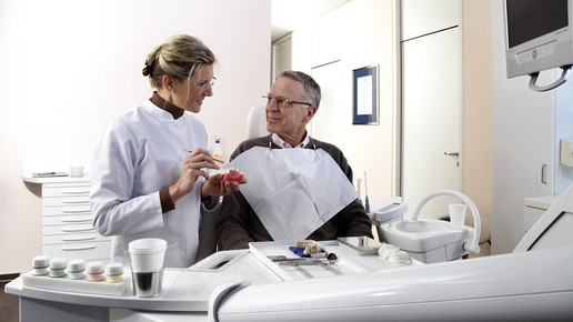 zahnersatz zahnarzt patient barmergek