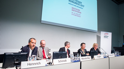 hsk debatte podium2 domma