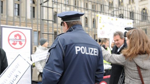 0008-polizei eh aaneu