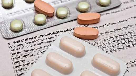 Beipackzettel mit Tabletten