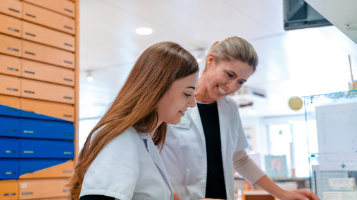 Mitarbeiterinnen in Apotheke