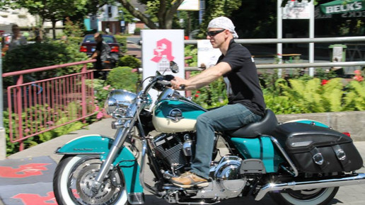 axel flores bikertreff2 flores-apo