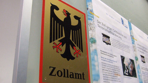 Erpressung: Der Zöllner und die Apothekerin