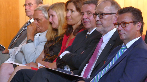 Wolfgang Mueller Verdienstkreuz 2 Marien-Apotheke