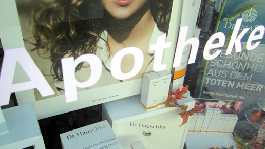 apotheke hauschka schaufenster aa