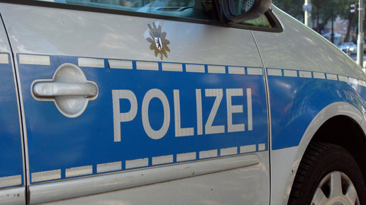 Polizeit  Auto aa
