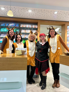 Foto: Das Team der Schellenberg-Apotheke Hüfingen verkleidet zu Fasnet