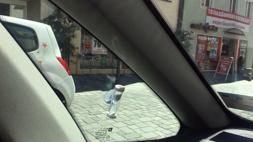 rosen-apotheke parkplatz-Sanduhr rosen-apo