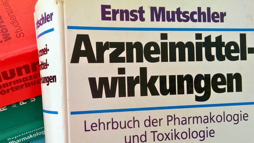 Buchtitel, Ernst Mutschler, Arzneimittelwirkungen