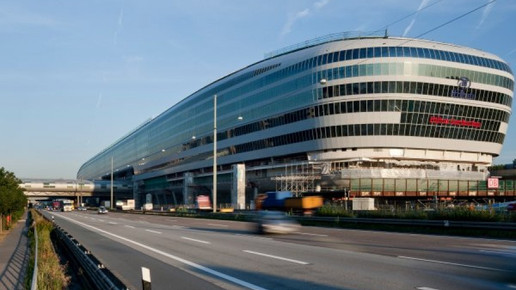 0005-thesquaire roland horn