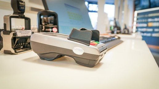 Foto: Ein EC-Gerät auf einem Handverkaufstisch