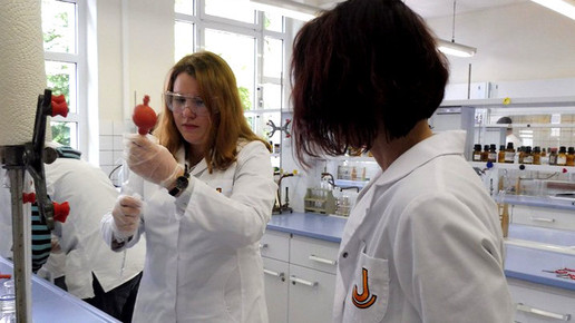 PTA: Schulgeld wird abgeschafft – irgendwann