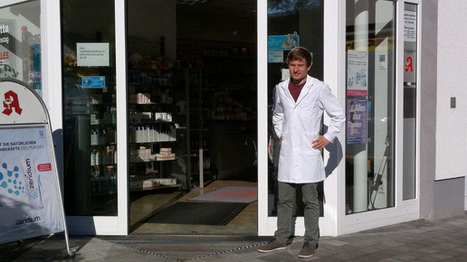 damian kaminski vertretung1 flying pharmacist