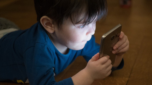 Kinderärzte warnen vor Smartphones