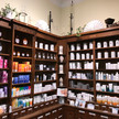 Bild: Apothekerin zweifelt an Apothekenkosmetik