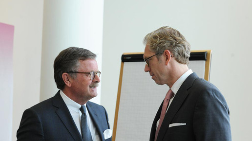 „Kleine Richterlein“: Gassen distanziert sich von Montgomery