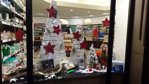 weihnachtsdeko st bonifatius-apotheke fulda