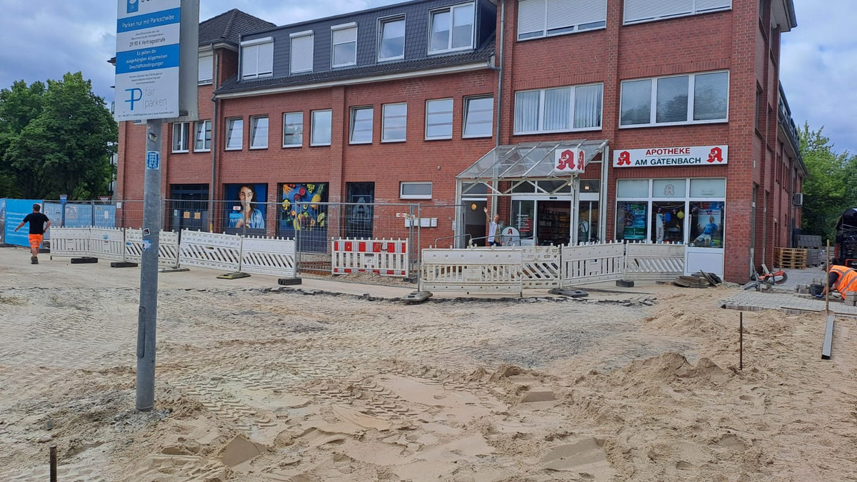 Wegen-Baustelle-Gro-es-Sandfeld-vor-Apotheke