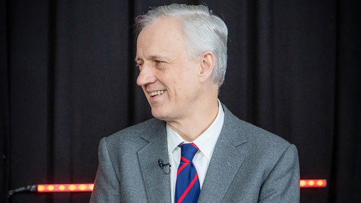 Thomas Müller lächelnd beim APOTHEKE LIVE