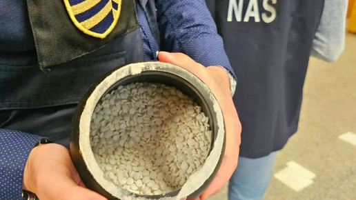 Ermittler präsentieren von Europol beschlagnahmte Arzneimittel