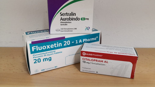 Drei Arzneimittelpackungen: Fluoxetin, Sertralin und Citalopram.