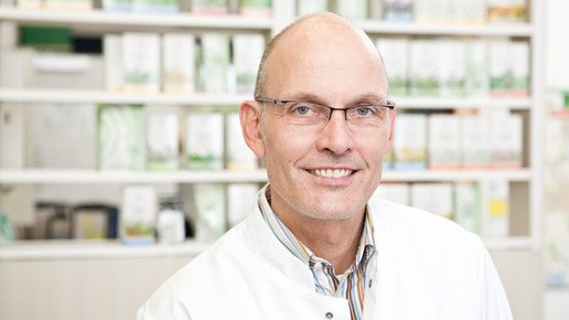 Apotheker Wolf Wagner lächelt. Mehr dazu im Artikel.
