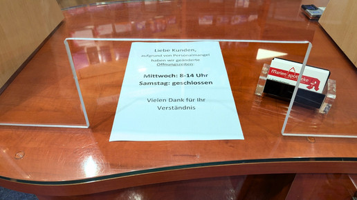 Apotheke zu dritt: Inhaber kürzt Öffnungszeiten