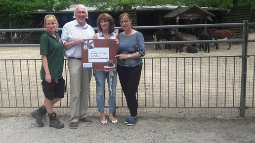Zoo Hof Spendenaktion Michaelis Apotheke Sandra Dollhaeupl