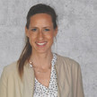 Apothekerin Antje Behrendt lächelt.