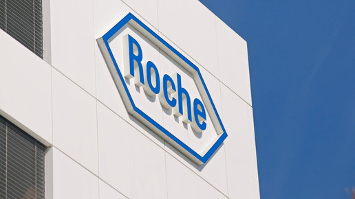 Foto: Roche-Logo an einer Häuserfassade