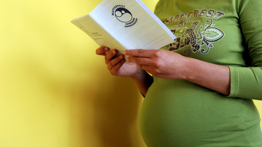 schwanger mutterpass2 aa