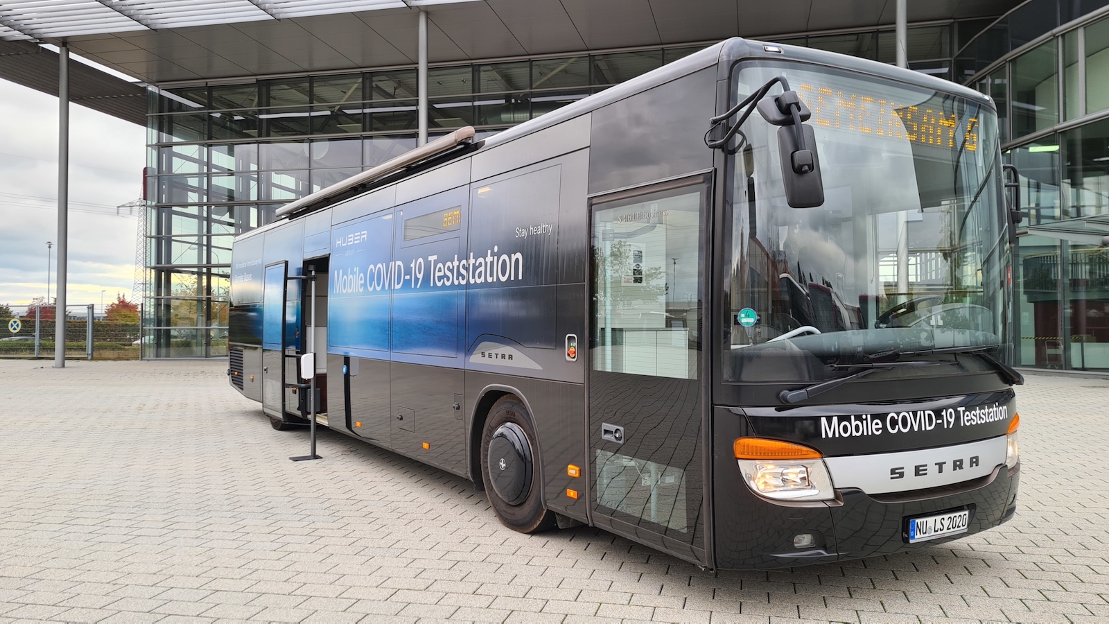 Corona-Testbus auf Tour | APOTHEKE ADHOC