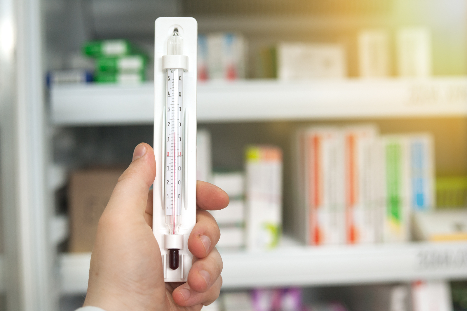 Hochsommerliche Temperaturen: Hitze-Hotline und Medikamenten-Kühlbox